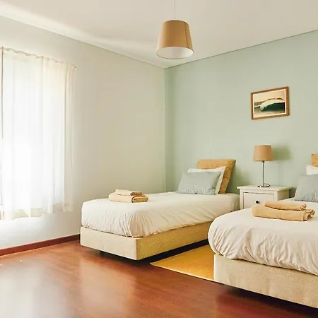Deluxe 3 Bedroom Apartment - Beach&Pool *