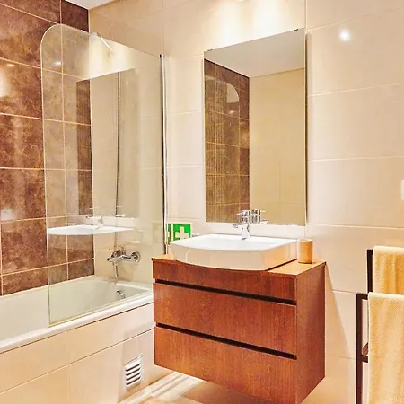 Deluxe 3 Bedroom Apartment - Beach&Pool *